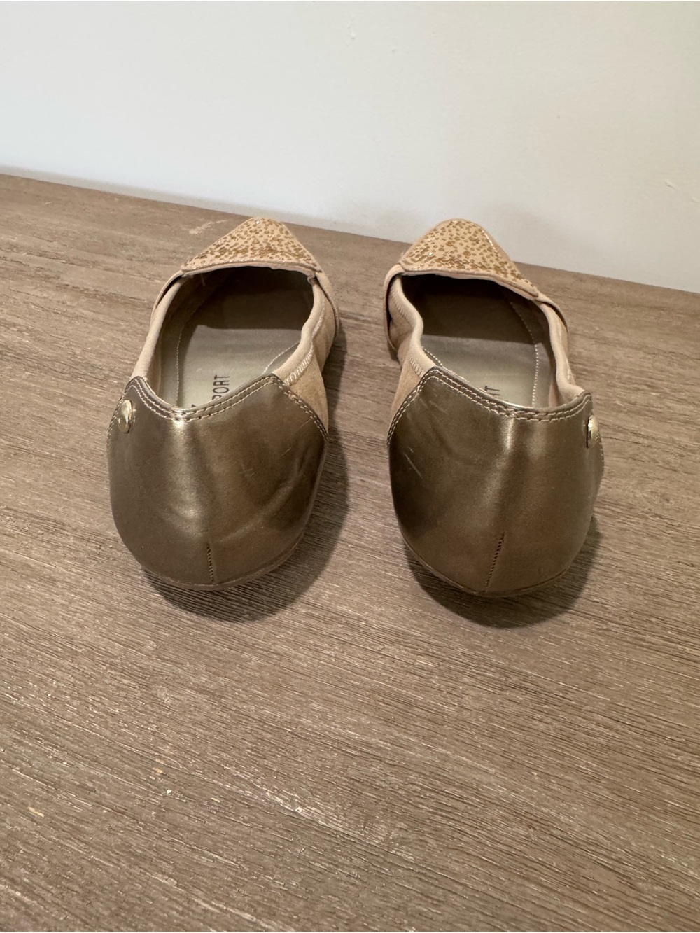 Anne Klein Flat | Size 7 | Good Used Condition - Picture 5 of 8